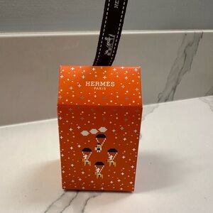 Hermès Un Jardin Sur Le Nil in Orange Gift Box with Ribbon